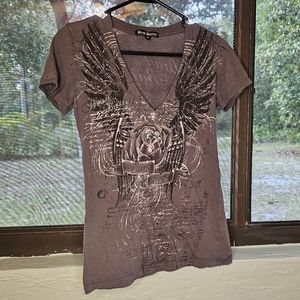 Brad butler v neck winged tee